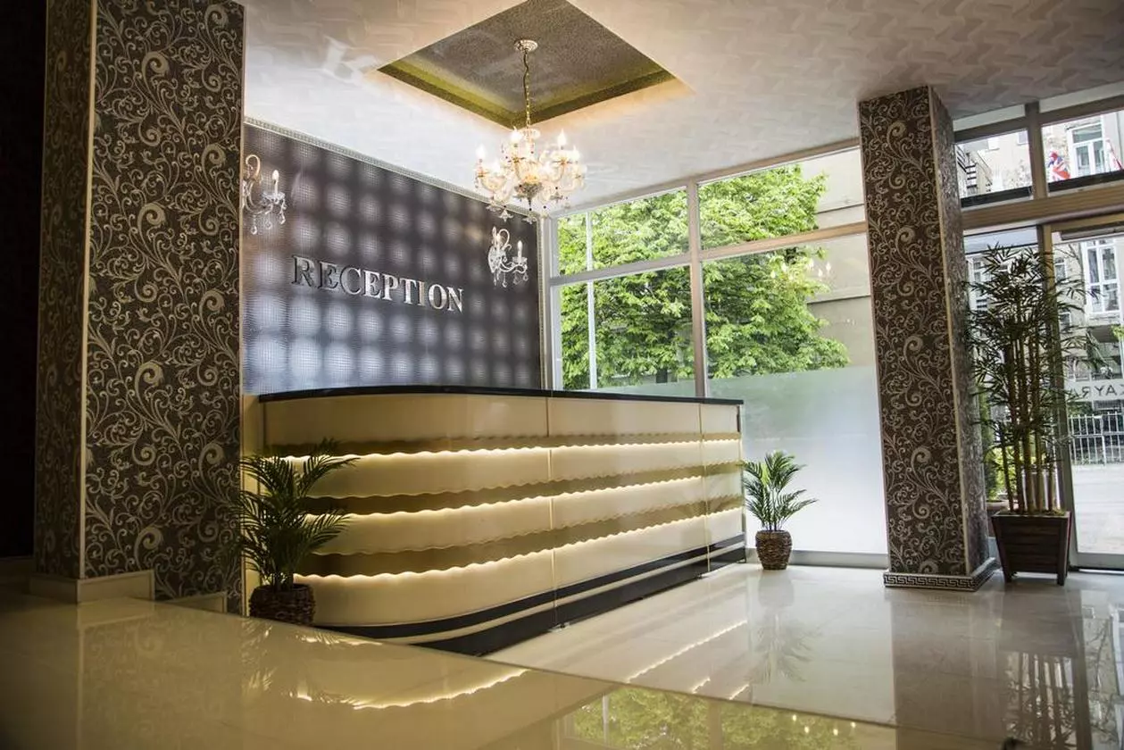 REGENCY_SHABAVIZ (3).jpg